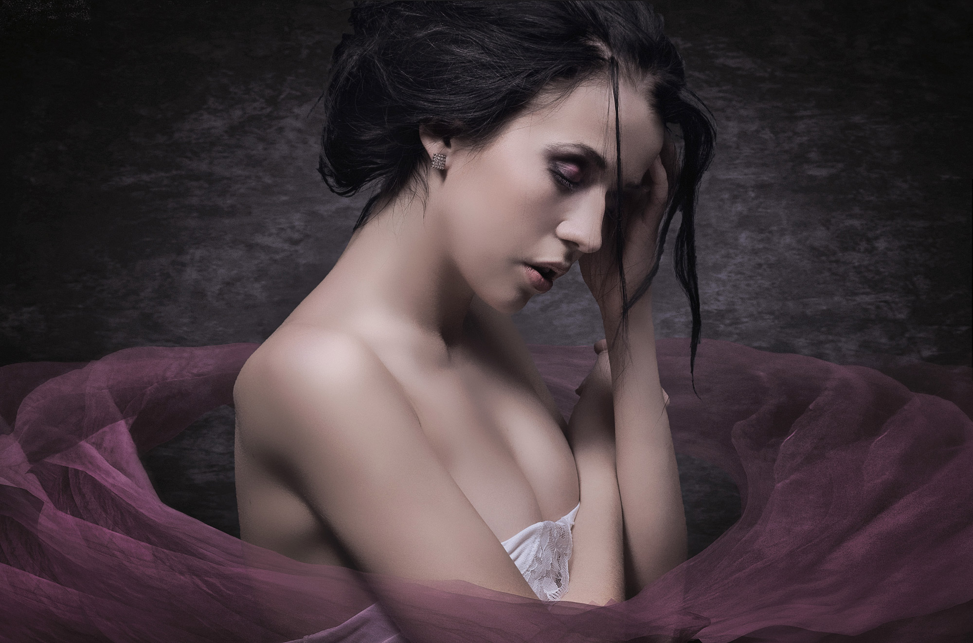 Melancolia, angústia e saudade sob o olhar da psicologia emocional.